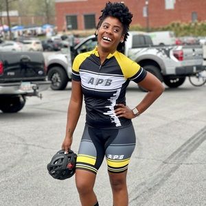 Meet your Posher, Shera